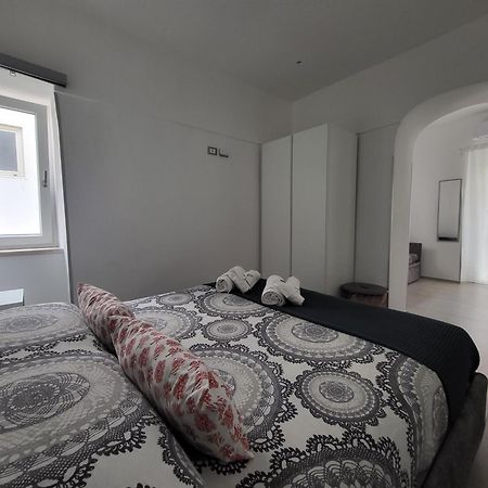 B&B Tra Le Vie Del Borgo Vieste Rom bilde