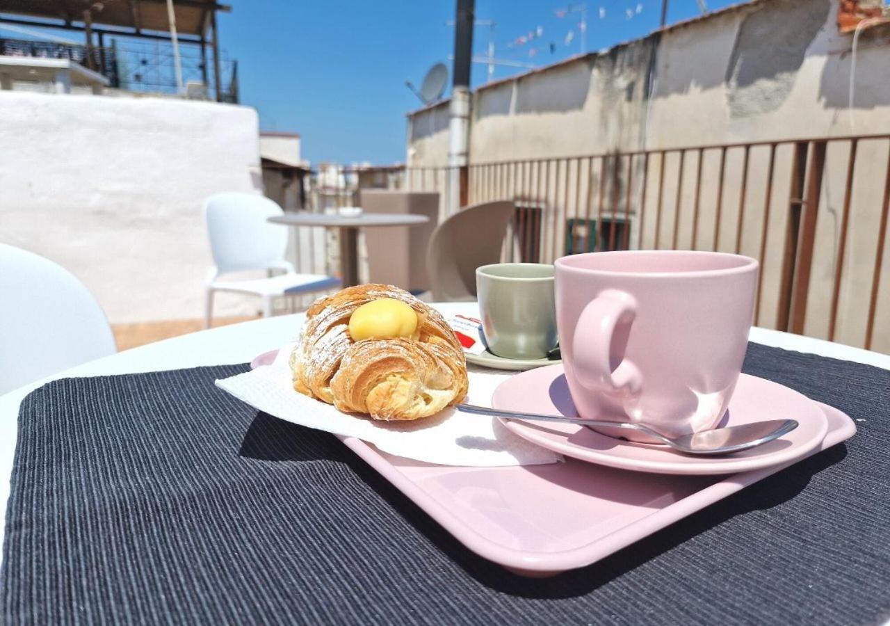 B&B Tra Le Vie Del Borgo Vieste Eksteriør bilde