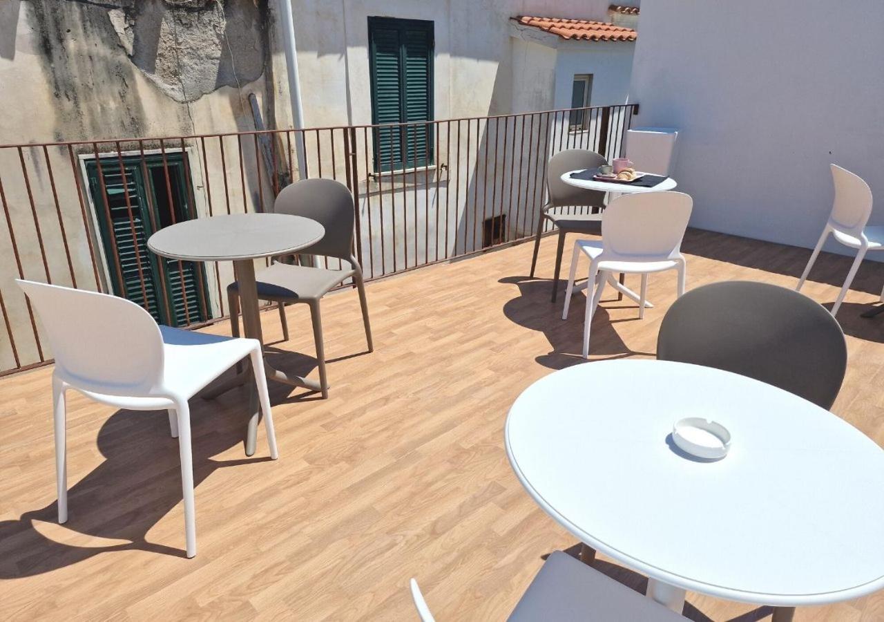 B&B Tra Le Vie Del Borgo Vieste Eksteriør bilde